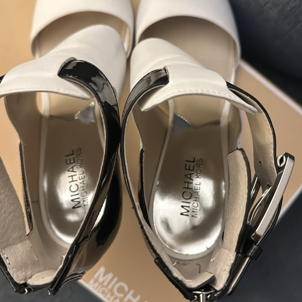 Michael Kors Landon open toe heel - Picture 6 of 10